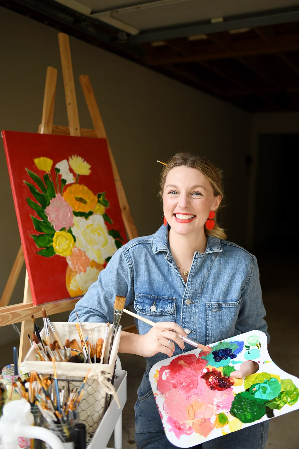 Students learning painting at Little Creative Painting